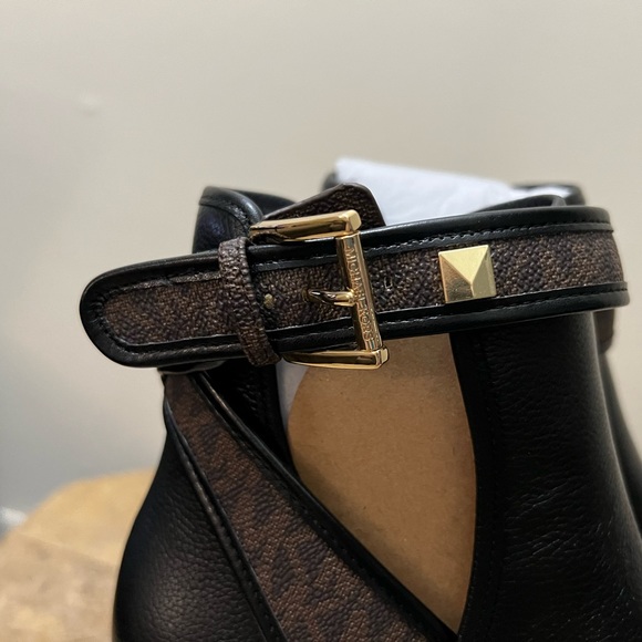 MICHAEL KORS BRITTON BOOTIE - Picture 2 of 8